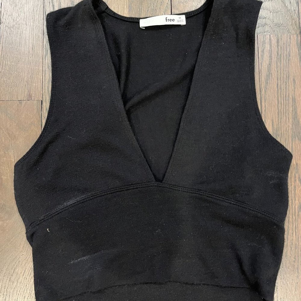 Aritzia V-neck crop top